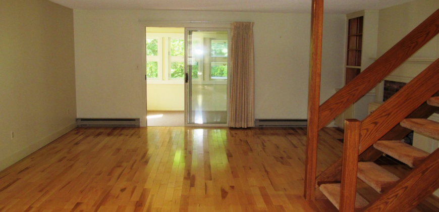 17 Wonderbrook Dr, Kennebunk – YEAR ROUND RENTAL