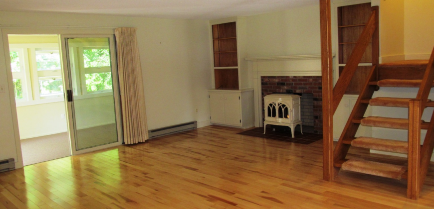 17 Wonderbrook Dr, Kennebunk – YEAR ROUND RENTAL