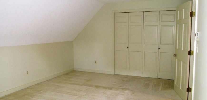 17 Wonderbrook Dr, Kennebunk – YEAR ROUND RENTAL