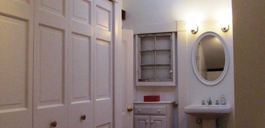 14 Brown St, Kennebunk – YEAR ROUND Barn Loft Studio Apartment