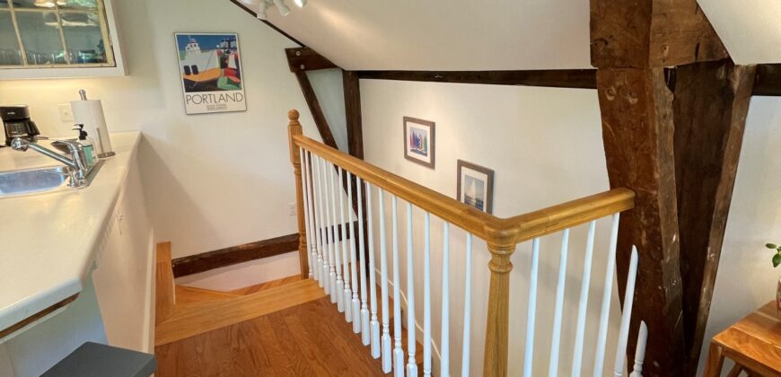 14 Brown St, Kennebunk – YEAR ROUND Barn Loft Studio Apartment