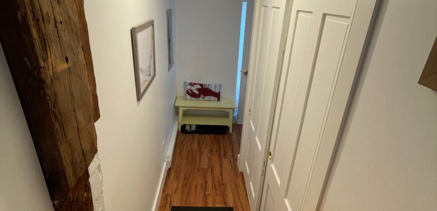 14 Brown St, Kennebunk – YEAR ROUND Barn Loft Studio Apartment