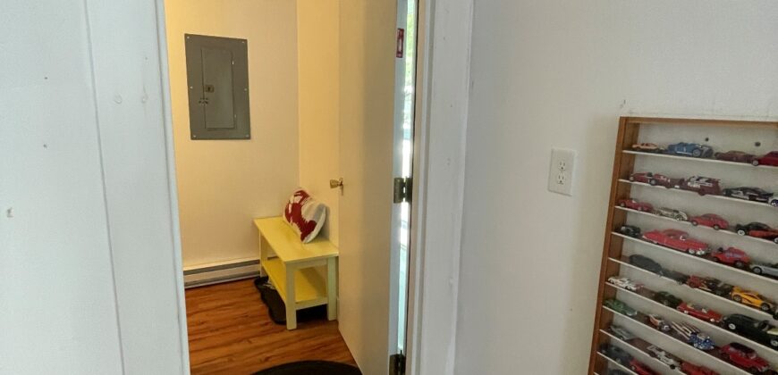 14 Brown St, Kennebunk – YEAR ROUND Barn Loft Studio Apartment