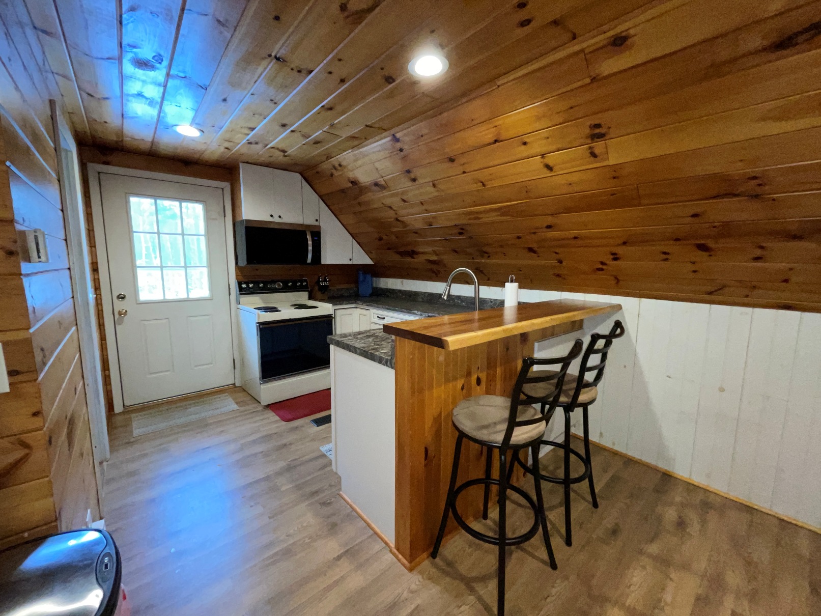 8 Tow Truck Way, APT, Kennebunk – YEAR ROUND RENTAL