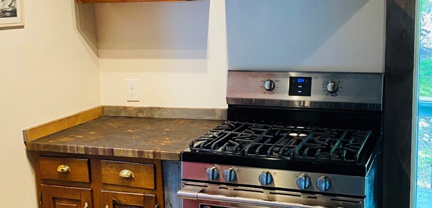 20 Water St, Kennebunk – YEAR ROUND APARTMENT